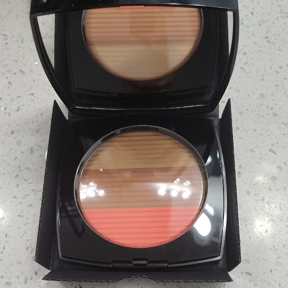 CHANEL Healthy Glow Sun-Kissed Powder Medium Coral